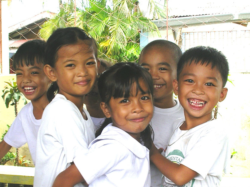 フィリピンの子の卒業までを見守り支える 子ども教育サポーター 認定npo法人アクセス